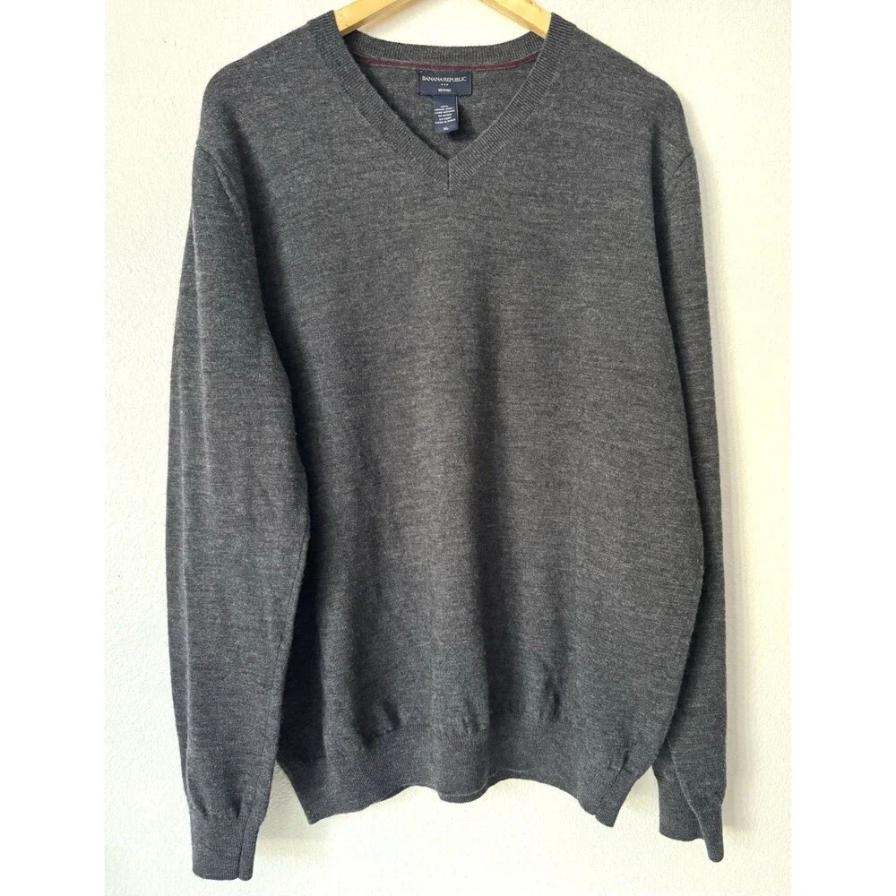 Banana Republic Merino Wool Sweater Mens XL V Neck Lightweight Pullover Gray